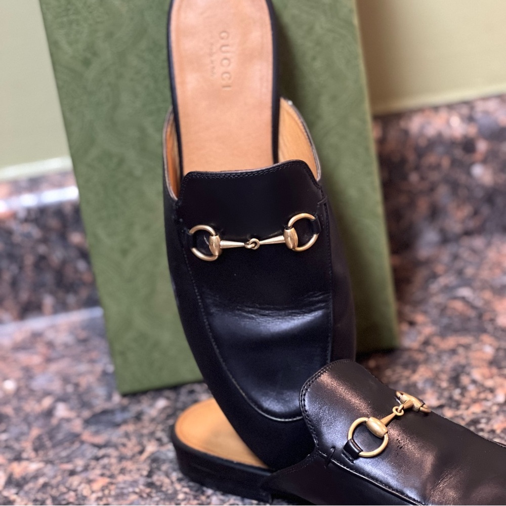 Beth’s Glamour Nero Gucci Slides